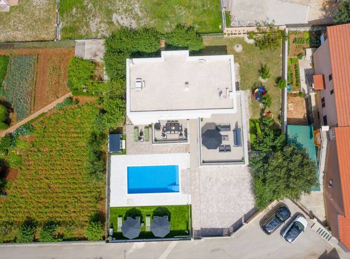Villa für 10 Personen, mit Balkon und Garten - 1