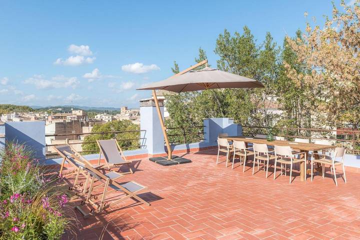 Apartamento para 4 personas, con vistas y jardín en Gerona