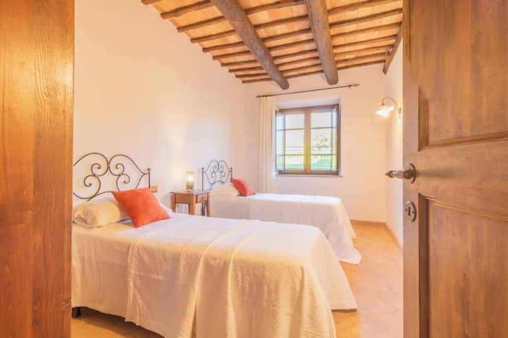 Entire apartment, Comfort and attention to detail for a stay in the country in Val di Lago, Viterbo Province