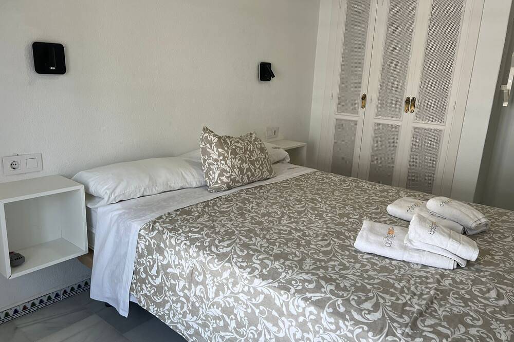 Entire apartment, Apartment Columela close to the beach in Playa La Barrosa, Chiclana de la Frontera