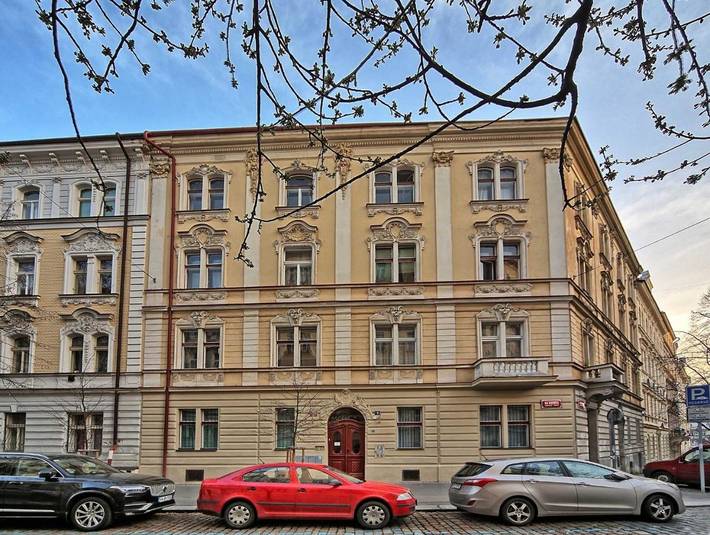 Ferienwohnung für 13 Personen, mit Ausblick und Balkon in Vinohrady