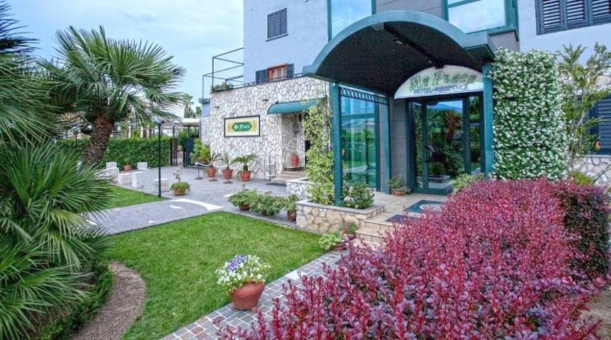 Hotel per 4 persone, con piscina e giardino nonché panorama - 1