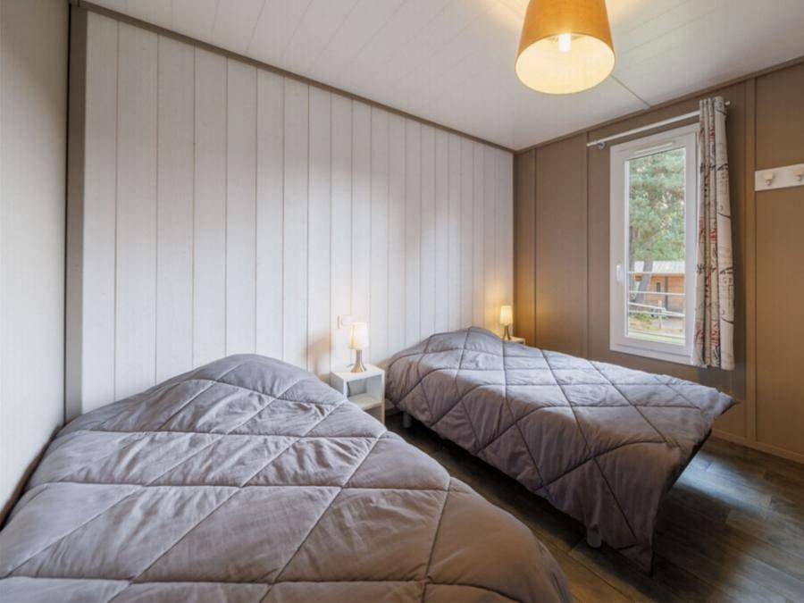 Village Vacances Bel-Air Village Les Demeures du Lac - Mobilheim 4 personen - Cottage Premium 2 Zi 4 Personen Anreise Samstag in Saint-Rémy-sur-Durolle, Regionaler Naturpark Livradois-Forez