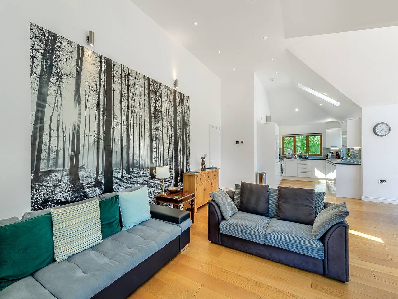 Chestnut Lodge in Greensands Ridge, Broomfield and Kingswood