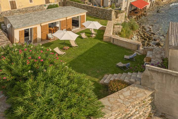 Location de vacances pour 6 personnes, avec jardin et terrasse, adapté aux familles à Brando - 2