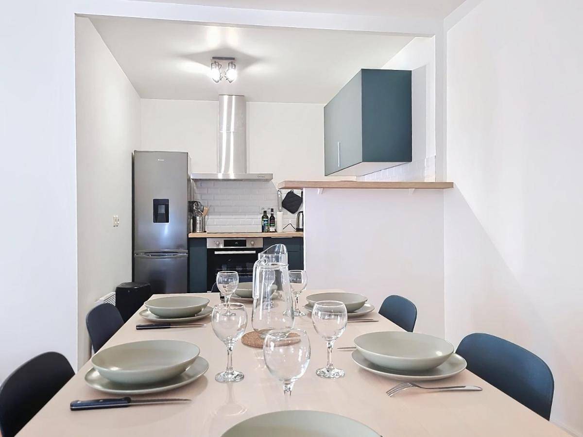 Appartement entier, Three-Bedroom Apartment in Le Kremlin-Bicêtre, Val-de-Marne