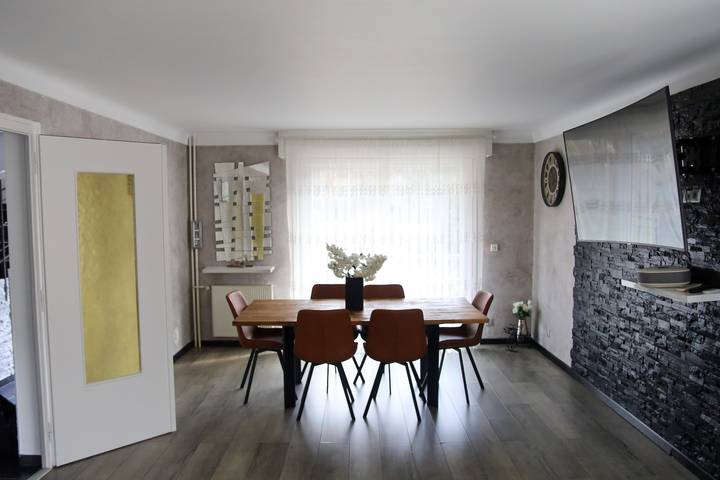 Villa for 7 people, with balcony and garden in Savoy