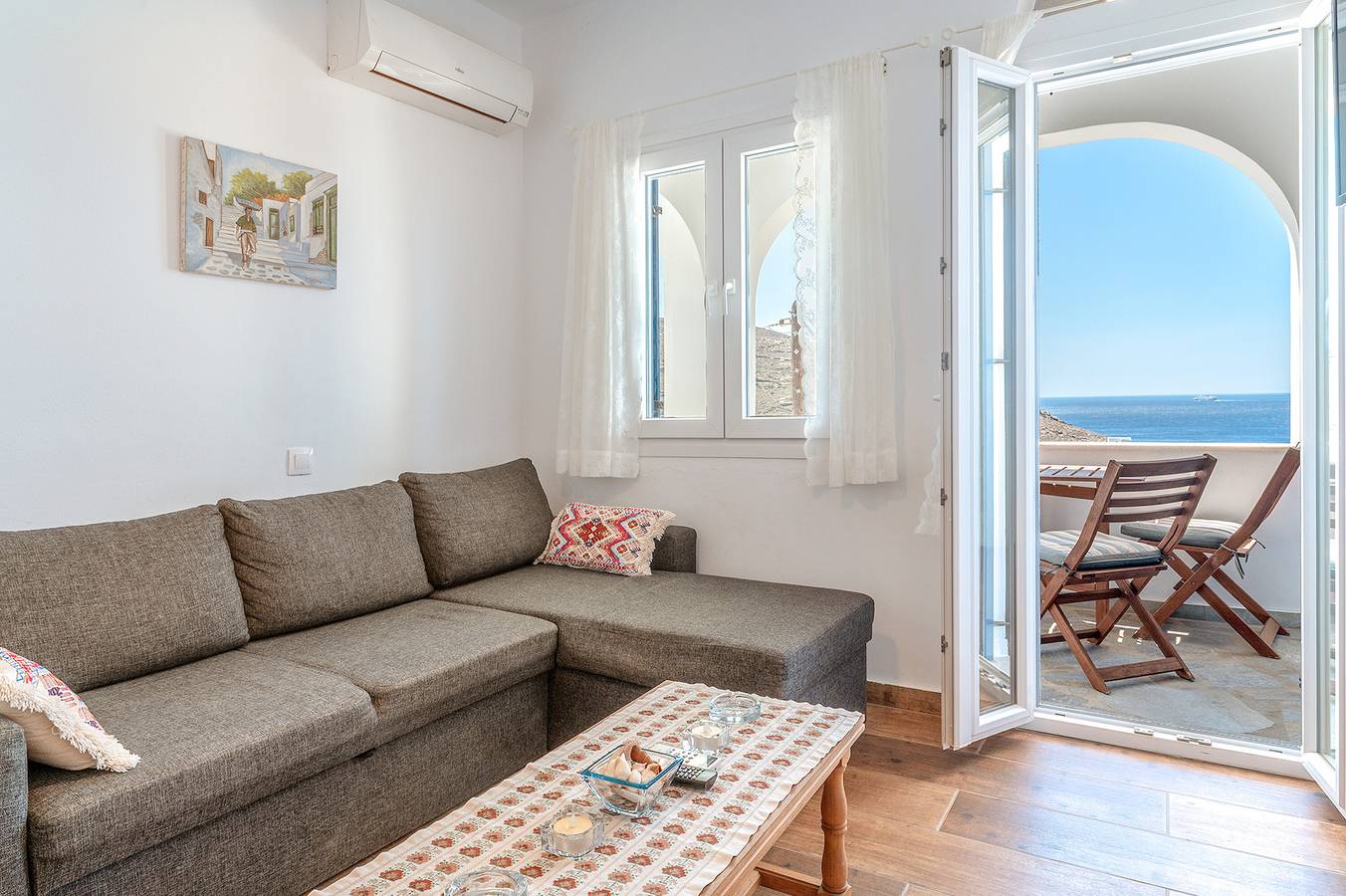 Ferienhaus 'Ammos Tinos' mit Meerblick, Gemeinschaftsterrasse und Wi-Fi in Ormos Isternion, Tínos