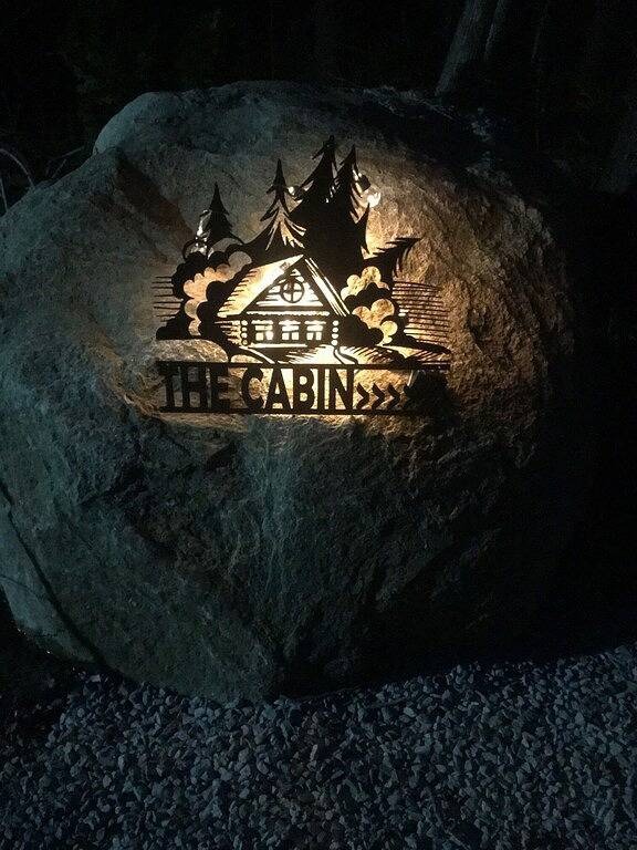 Cabane en bois pour 2 personnes, avec jardin ainsi que jacuzzi et terrasse, animaux acceptés dans Canada - 2