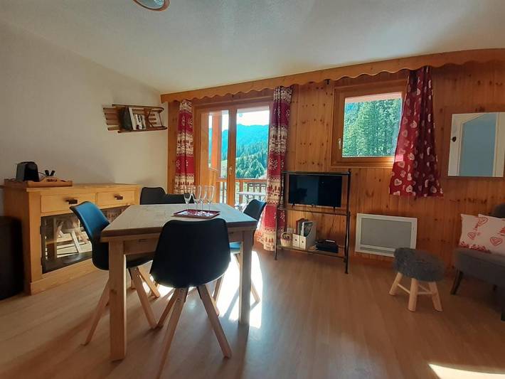 Gîte pour 4 personnes, avec vue et terrasse à Molines-en-Queyras