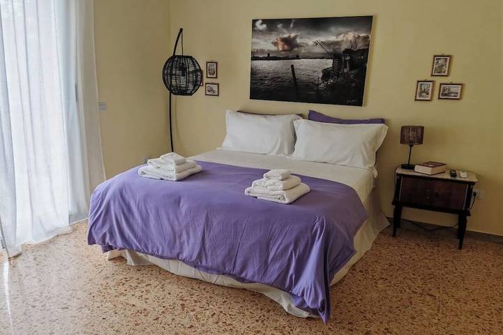 Entire apartment, Just a few steps from the Royal Palace. Free Parking in Caserta, Caserta Province