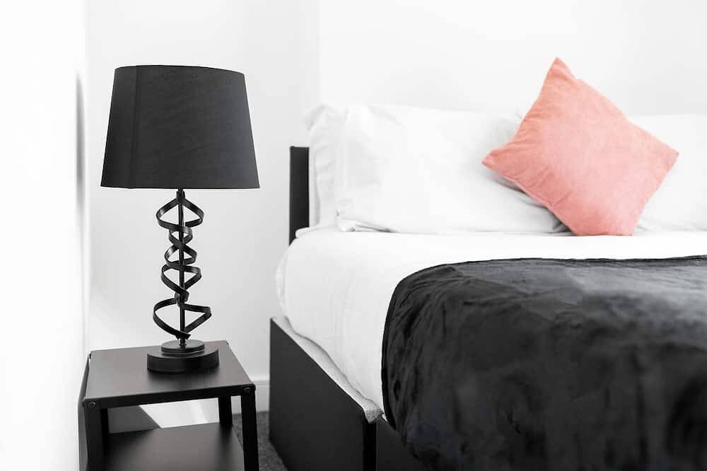 Cosy  3 Bed house,/Free Parking/Fast Wi-Fi/Sleeps 8 in Wolverhampton, Birmingham Area
