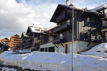 Chalet pour 4 personnes, avec balcon, animaux acceptés à Puy-Saint-Vincent
