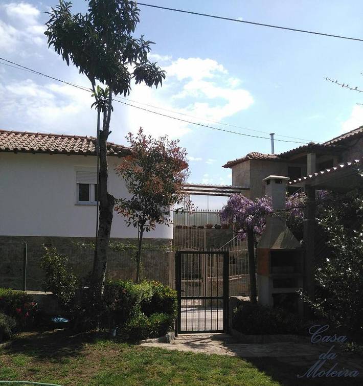 Location de vacances pour 5 personnes, avec vue sur le lac ainsi que jardin et vue dans Amares - 3