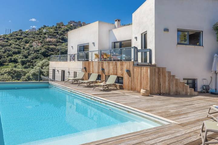 Villa pour 8 personnes, avec piscine et jardin, animaux acceptés à Monticello