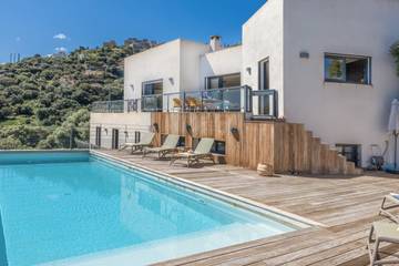 Villa pour 8 personnes, avec jardin et piscine, animaux acceptés à Monticello