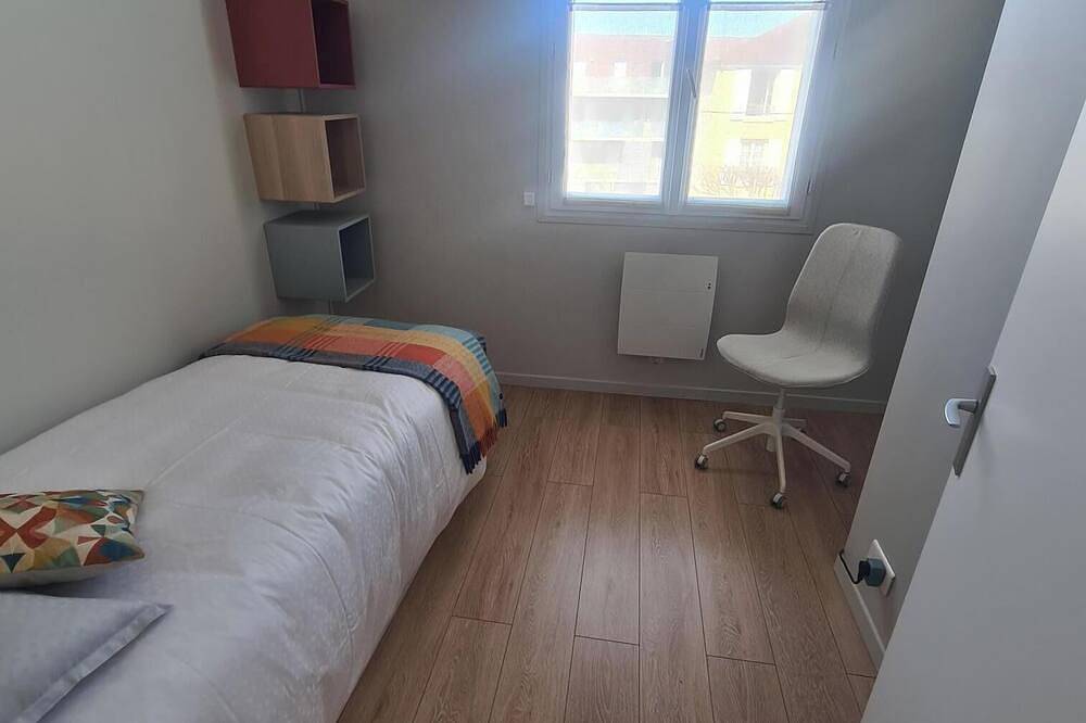 Ganze Wohnung, Very quiet, bright duplex apartment on the edge of a forest, 15 minutes' walk from the town center in Fontainebleau, Seine-et-Marne