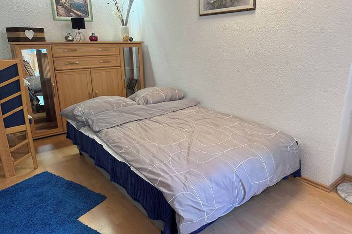 Entire apartment, Charming stay near Benrath Palace – easy access to Düsseldorf in Düsseldorf, Düsseldorf region