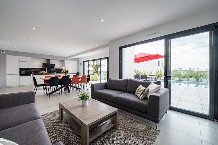 Location de vacances pour 10 personnes, avec piscine ainsi que jardin et vue dans Plage Kerou - 2