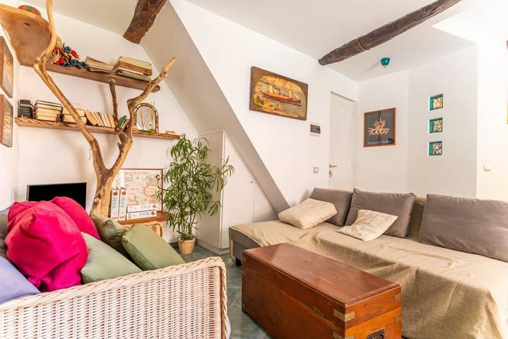 Appartamento intero, Guesthost - Altomare-Charming Flat in Cinque Terre in Riomaggiore, Comune di Riomaggiore