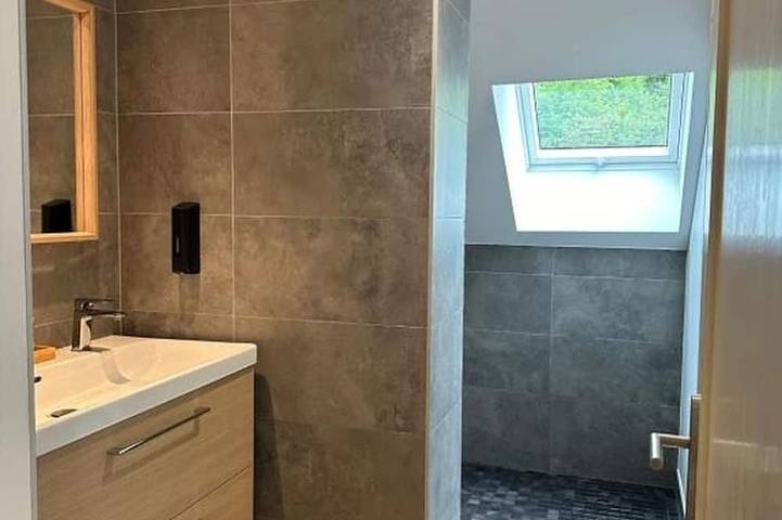 Apartamento entero, 75 m² renovated, balcony with a view of the Vosges, air conditioning, parking – Niederbronn-les-Bains in Niederbronn-les-Bains, Alsacia del Norte