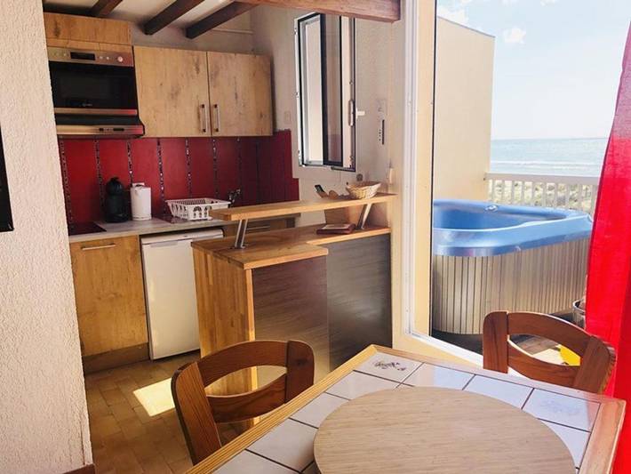 Gîte pour 4 personnes, avec jacuzzi dans Plage Robinson - 2