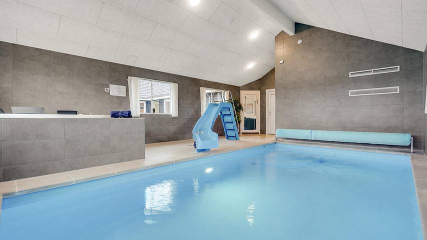 Ferienhaus für 20 Personen, mit Sauna und Garten sowie Terrasse, mit Haustier auf Møn