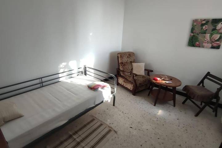 Gîte pour 5 personnes, avec jardin ainsi que vue et terrasse, animaux acceptés à Le Revest-les-Eaux - 3