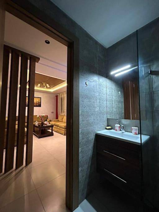 Gîte pour 6 personnes, avec piscine et jardin, adapté aux familles à Kénitra - 4