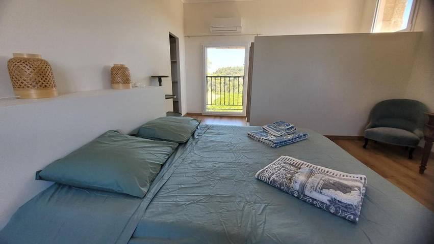 Gîte pour 6 personnes, avec jardin et vue, adapté aux familles à Aumes - 4