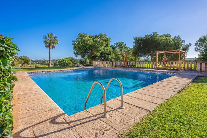 Apartamento inteiro, Apartamento de férias Es Turo de Mallorca com Piscina, Wi-Fi, Terraço & Jardim in Ses Salines, Costa de Maiorca