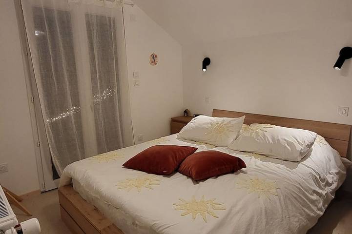 Charming new 90m² chalet in the heart of the village, with 3 bedrooms and 2 bathrooms in Saint-Jean-Saint-Nicolas, Nationalpark Écrins