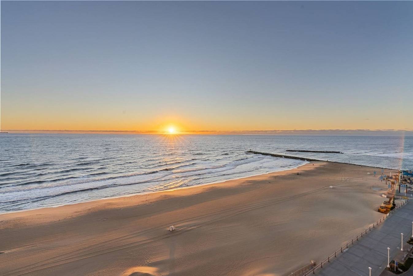 Apartamento entero, Oceanfront Beach Condo, Pool, Gym, Fishing Surfing in Virginia Beach
