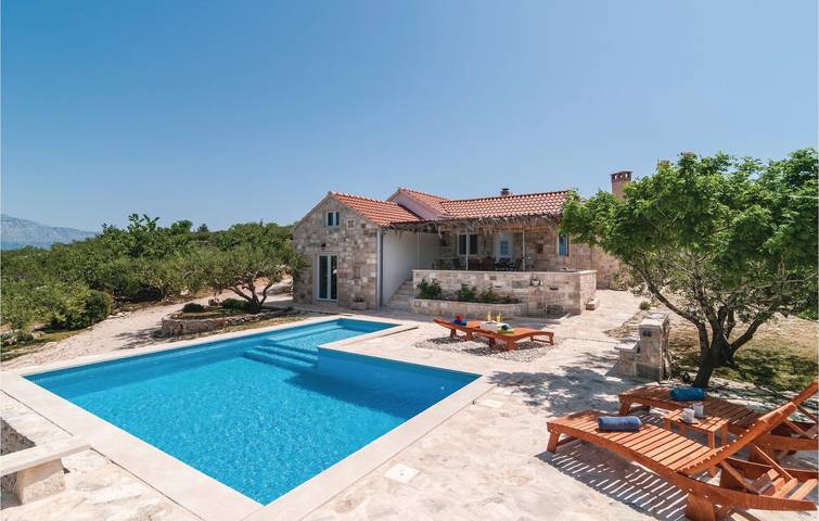 Ferienhaus für 6 Personen, mit Terrasse und Ausblick sowie Pool, mit Haustier - 1