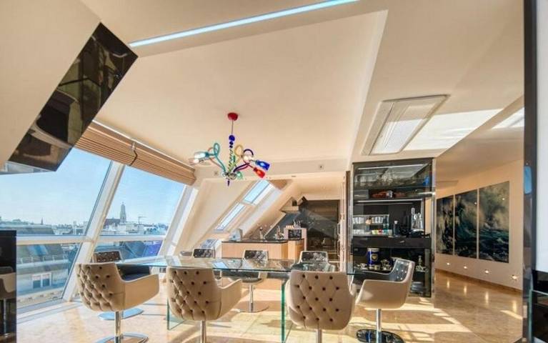 Ferienwohnung für 10 Personen, mit Balkon und Whirlpool sowie Terrasse und Sauna in Stephansdom