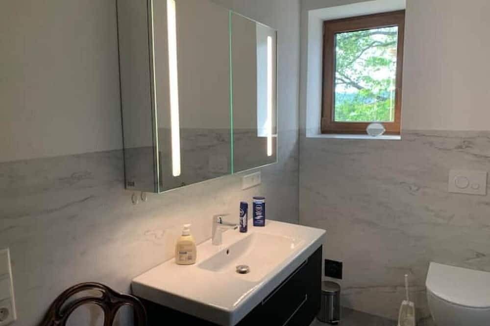 Ganze Wohnung, Schöne Ferienwohnung im Landhaus in Stadtlengsfeld, Wartburg und Umgebung