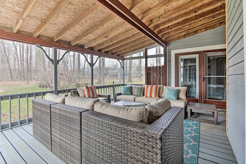 Grill, Yard & Fire Pit: Huntsville Gem w/ Views in Stokes Township, Indian Lake