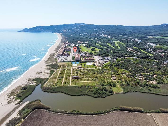 Green garden & house Pals Beach in Pals, Costa Brava