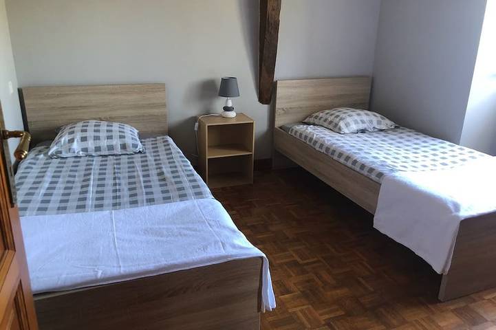 Location de vacances pour 6 personnes, avec terrasse et jardin à BIO - 3