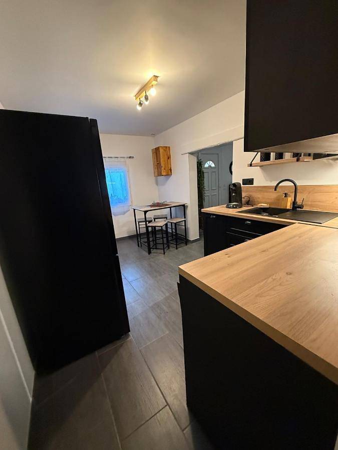 Gîte pour 3 personnes, avec jardin et terrasse à Saint-Victoret - 4