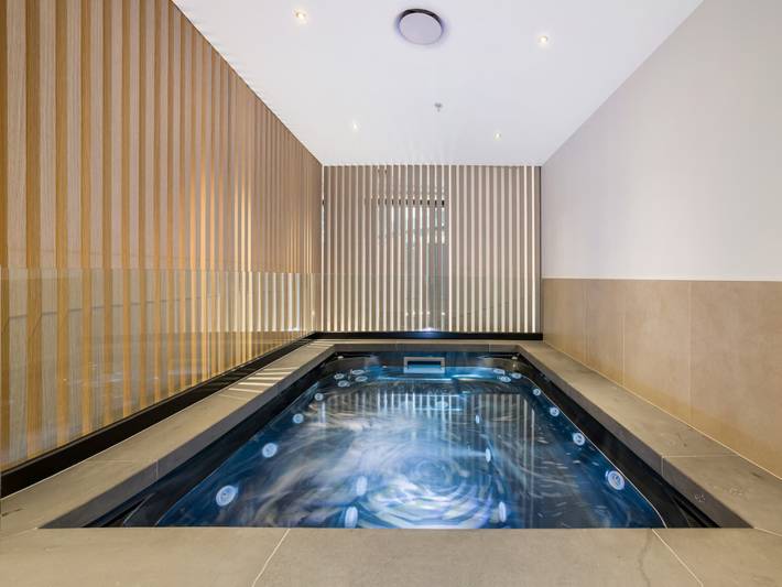 Loft voor 2 personen, met zwembad en balkon/terras in Victoria