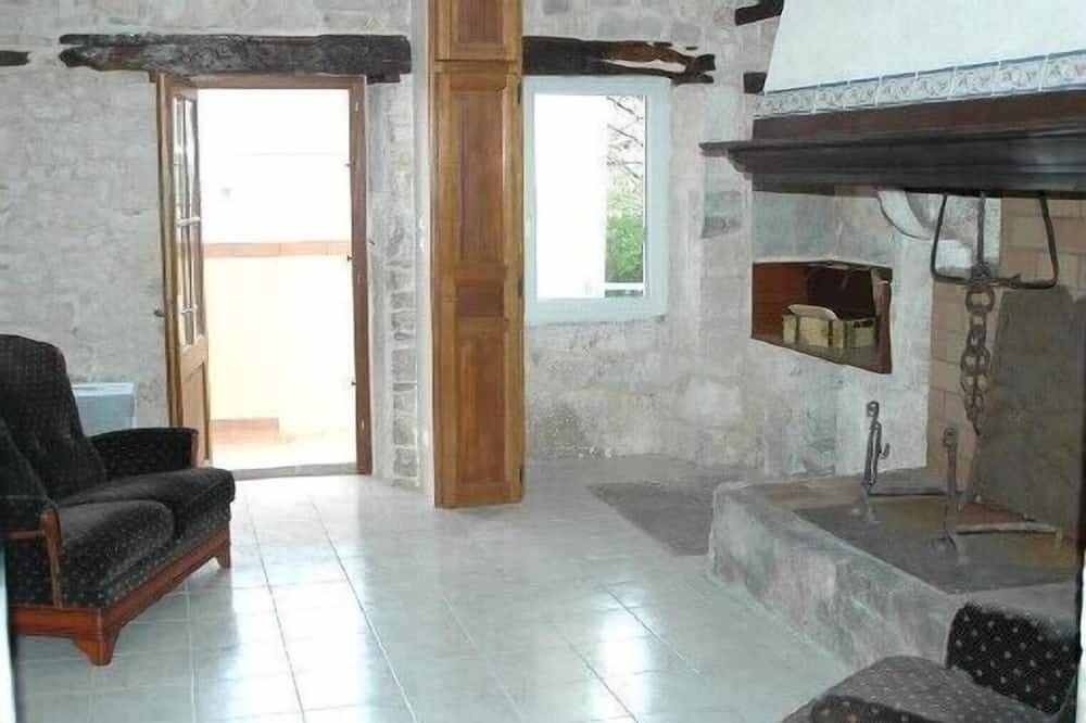 Cottage Quercy with pool, luxury, quiet and relaxing in Caylus, Quercy