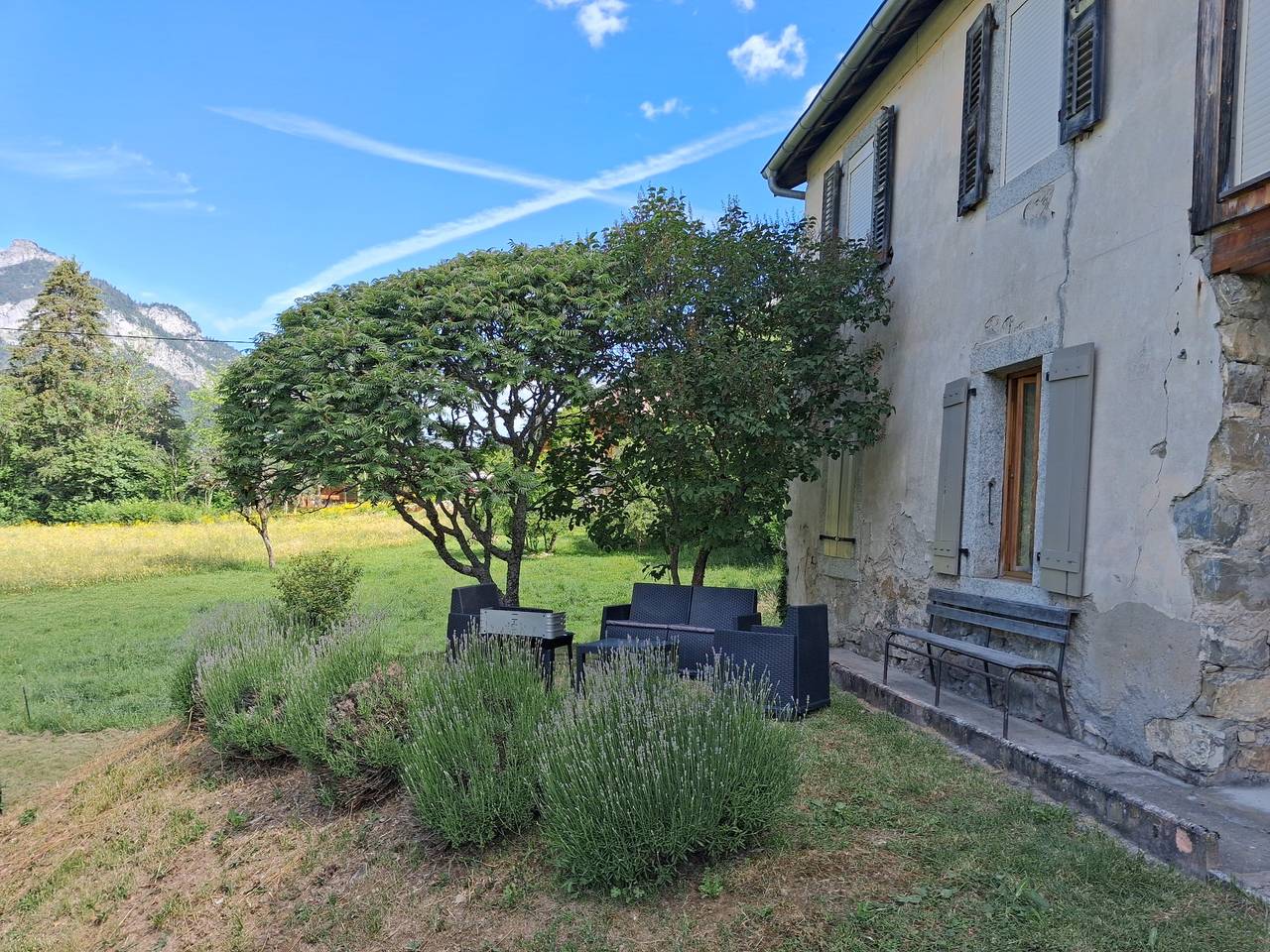 Appartement entier, Les 3 Soeurs - 2 chambres - 6 personnes - Vue montagne - Jardin au calme in Le Biot, Région de Thonon-les-Bains