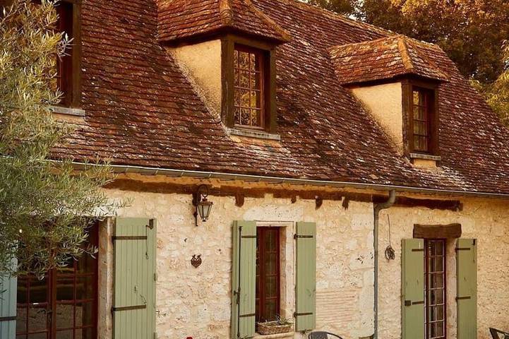 Location de vacances pour 6 personnes, avec Jacuzzi ainsi que Jardin et Piscine à Saint-Cernin-de-Labarde