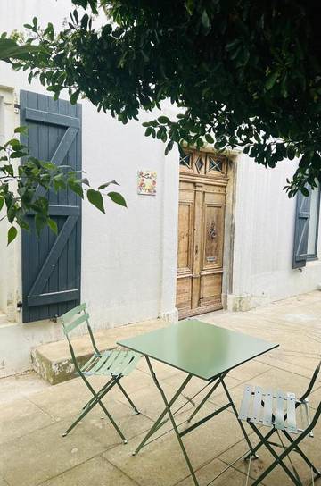 Gîte pour 2 personnes, avec terrasse et vue à Coursan