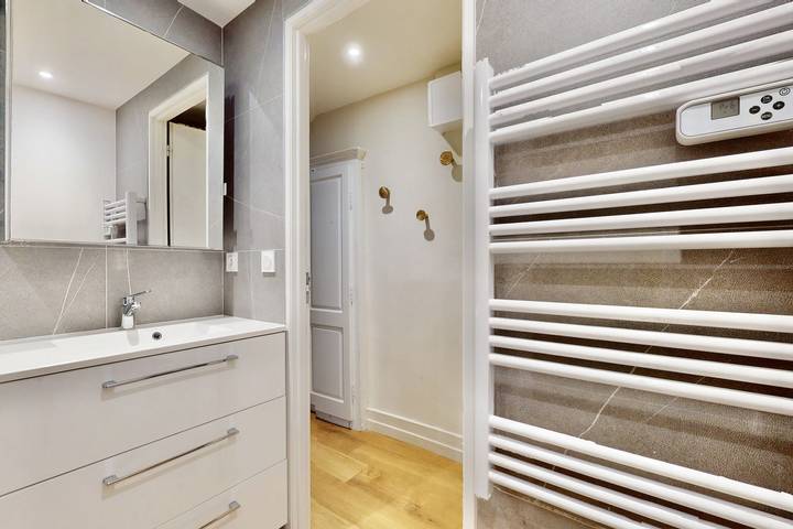 Gîte pour 3 personnes, avec jardin dans Office De Tourisme Lac D Annecy Rive Plein Soleil - 4