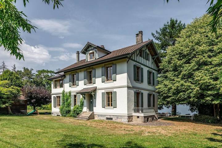 Location de vacances pour 12 personnes, avec Terrasse et Jardin ainsi que Vue sur le lac et Vue à Excenevex - 2