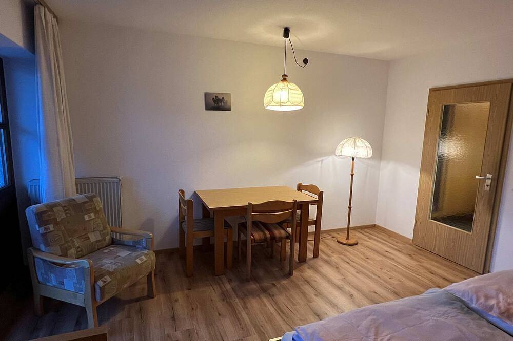 Ganze Wohnung, Idyllische Ferienwohnung direkt am See in Haidmühle, Šumava Mountains