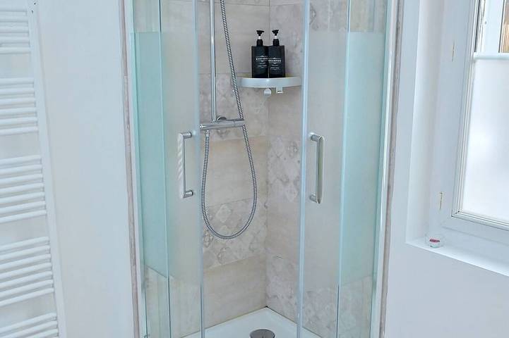 Appartement entier, Charming • Romantic • Cathedral • Patio in Reims, Marne