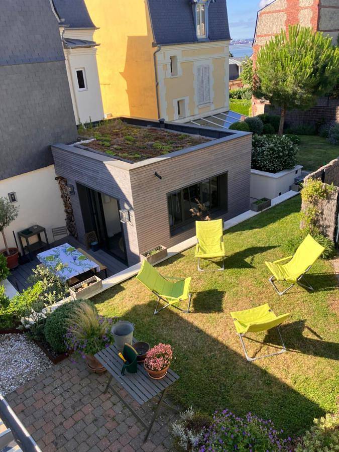 Charme et jardin , mer à 200 mètres in Villerville, Lisieux und Umgebung